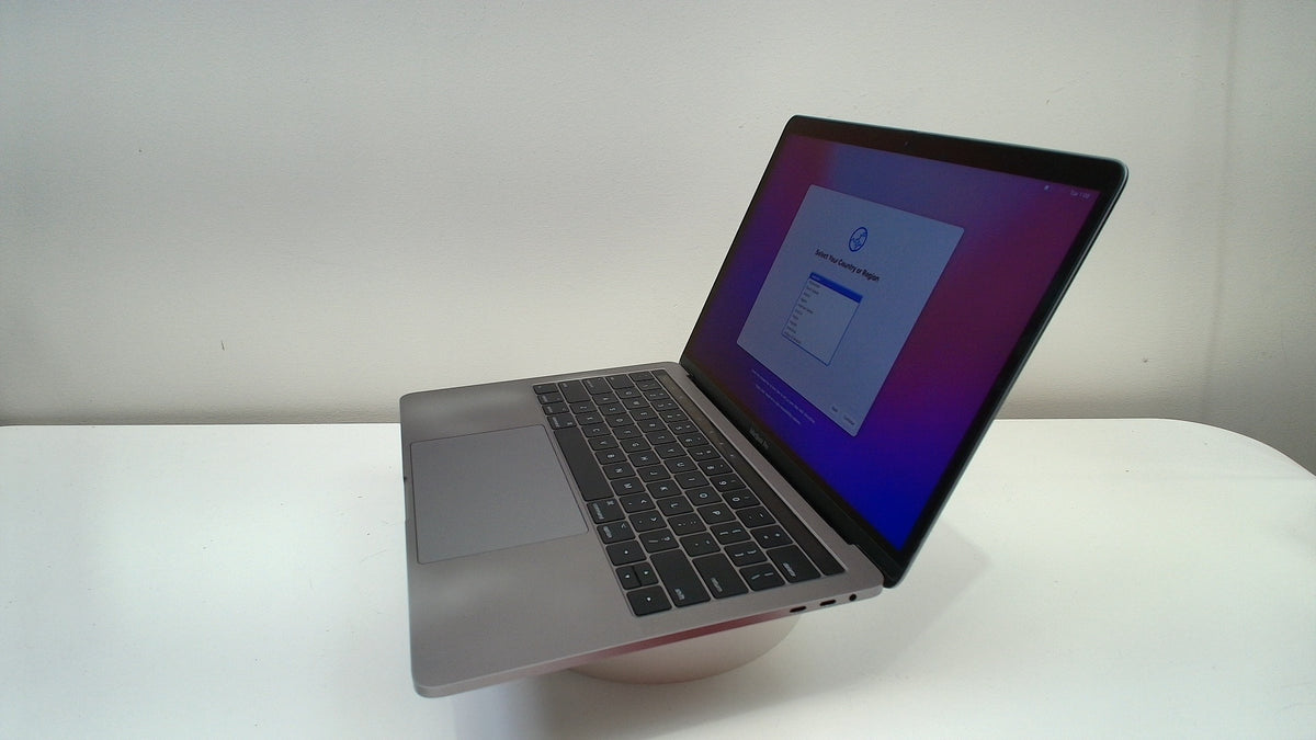 MacBook Pro (13-inch, 2017, Four Thunderbolt 3 Ports) (Read Description)