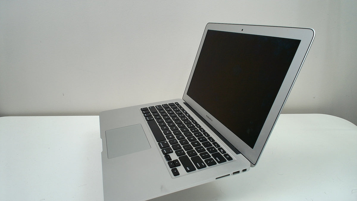 MacBook Air 13 inch 2017 (Read Description)
