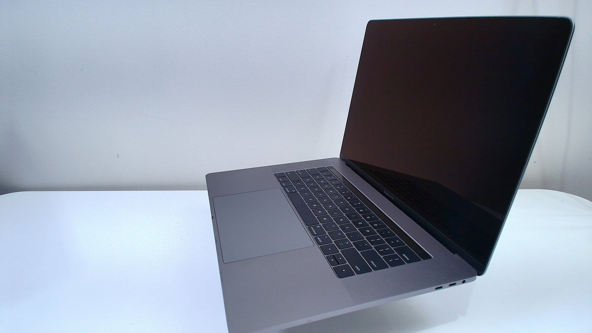 MacBook Pro 15 inch Touchbar 2017 (Read Description)