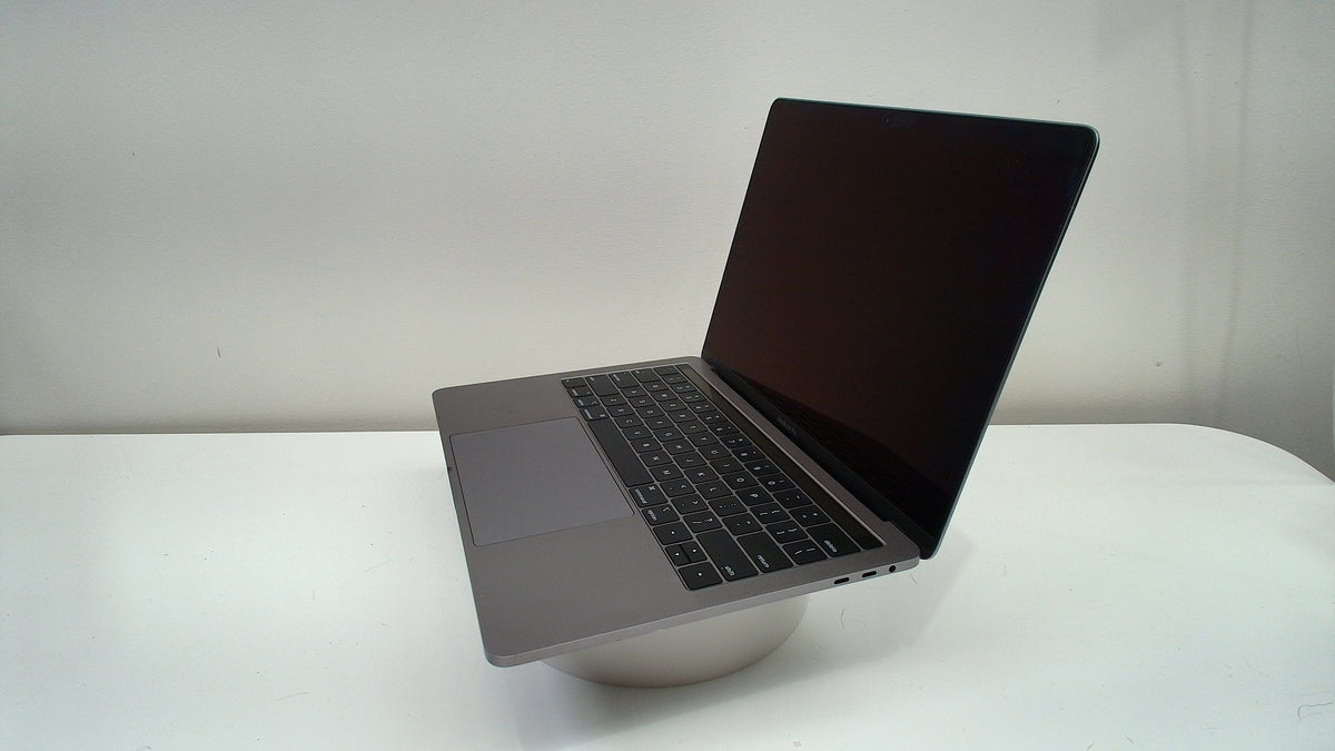 MacBook Pro (13-inch, 2018, Four Thunderbolt 3 Ports) (Read Description)