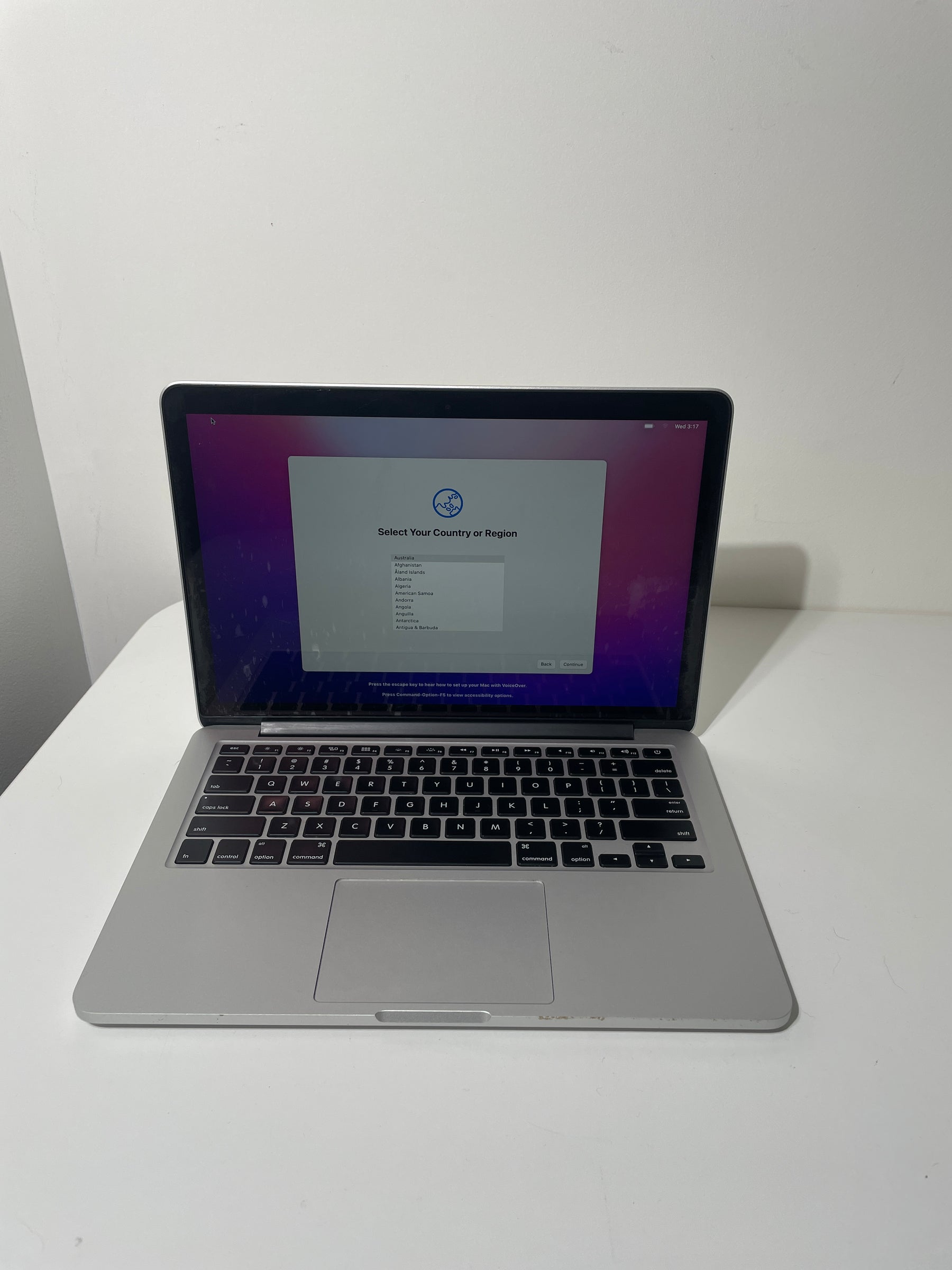 Macbook Pro 13-inch - 2015 - i5 - 256GB- Silver (Bargains)
