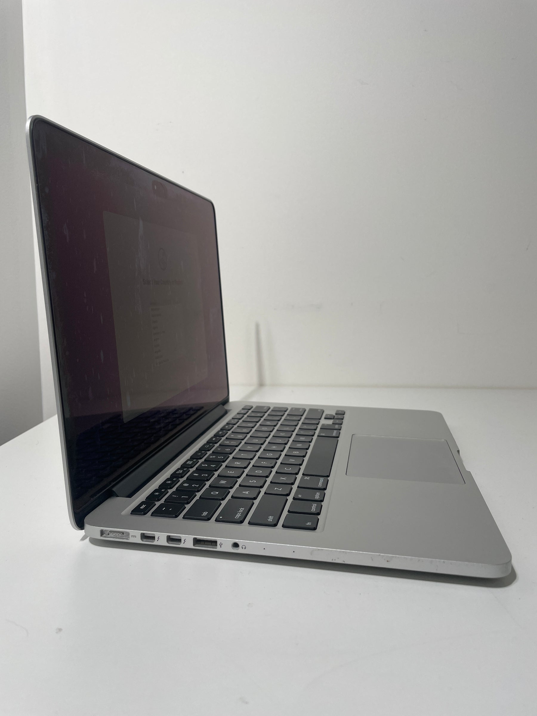 Macbook Pro 13-inch - 2015 - i5 - 256GB- Silver (Bargains)