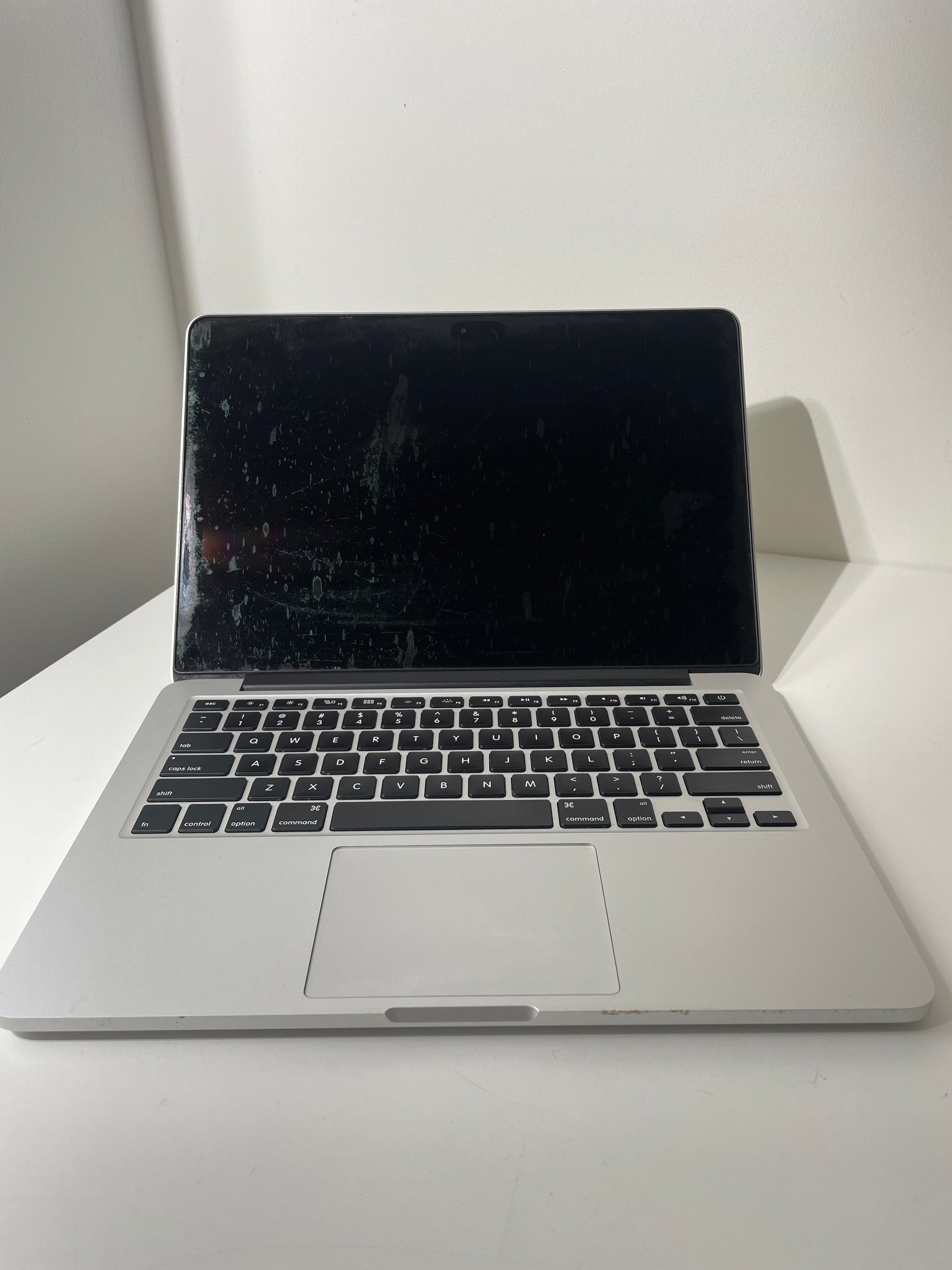 Macbook Pro 13-inch - 2015 - i5 - 256GB- Silver (Bargains)