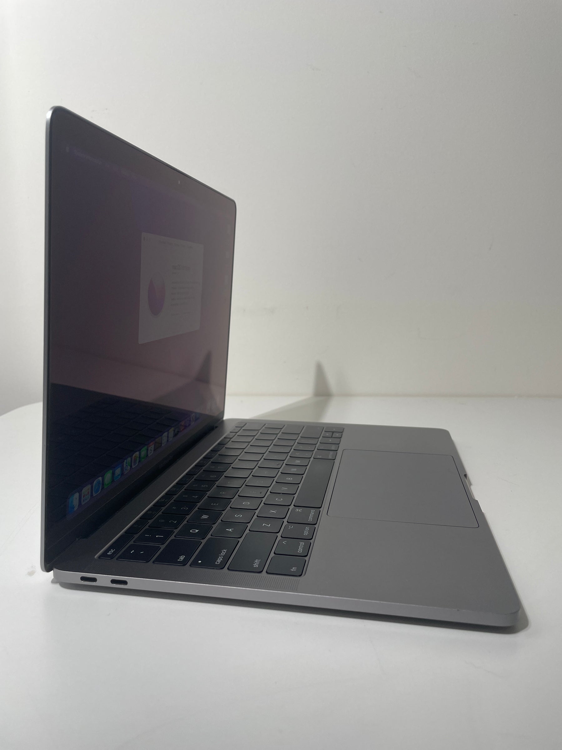Macbook Pro 13-inch - 2017 - i5 - Space Grey (Bargains)