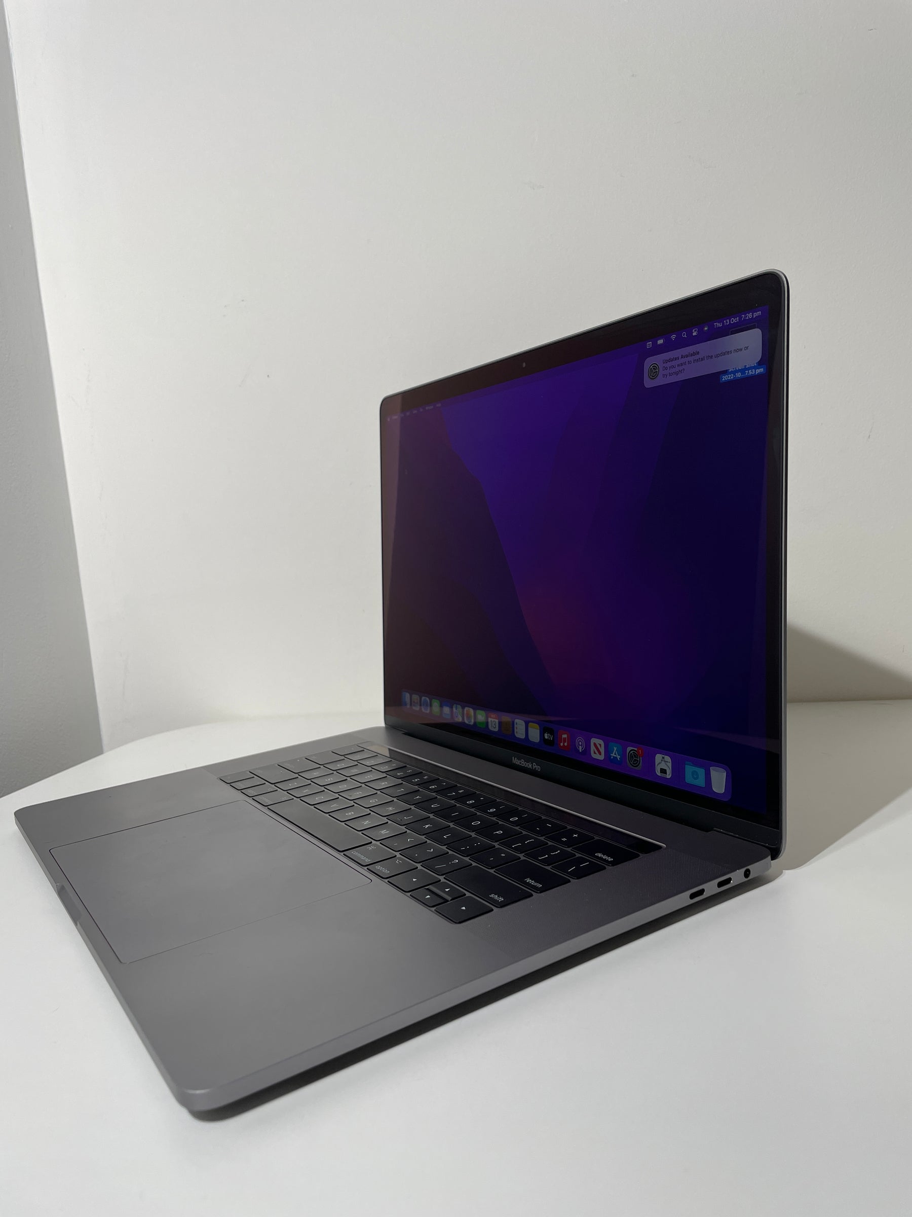 Macbook Pro 15-inch Touchbar - 2017 - i7 - 16GB - 1TB SSD - Space Grey (Bargains)