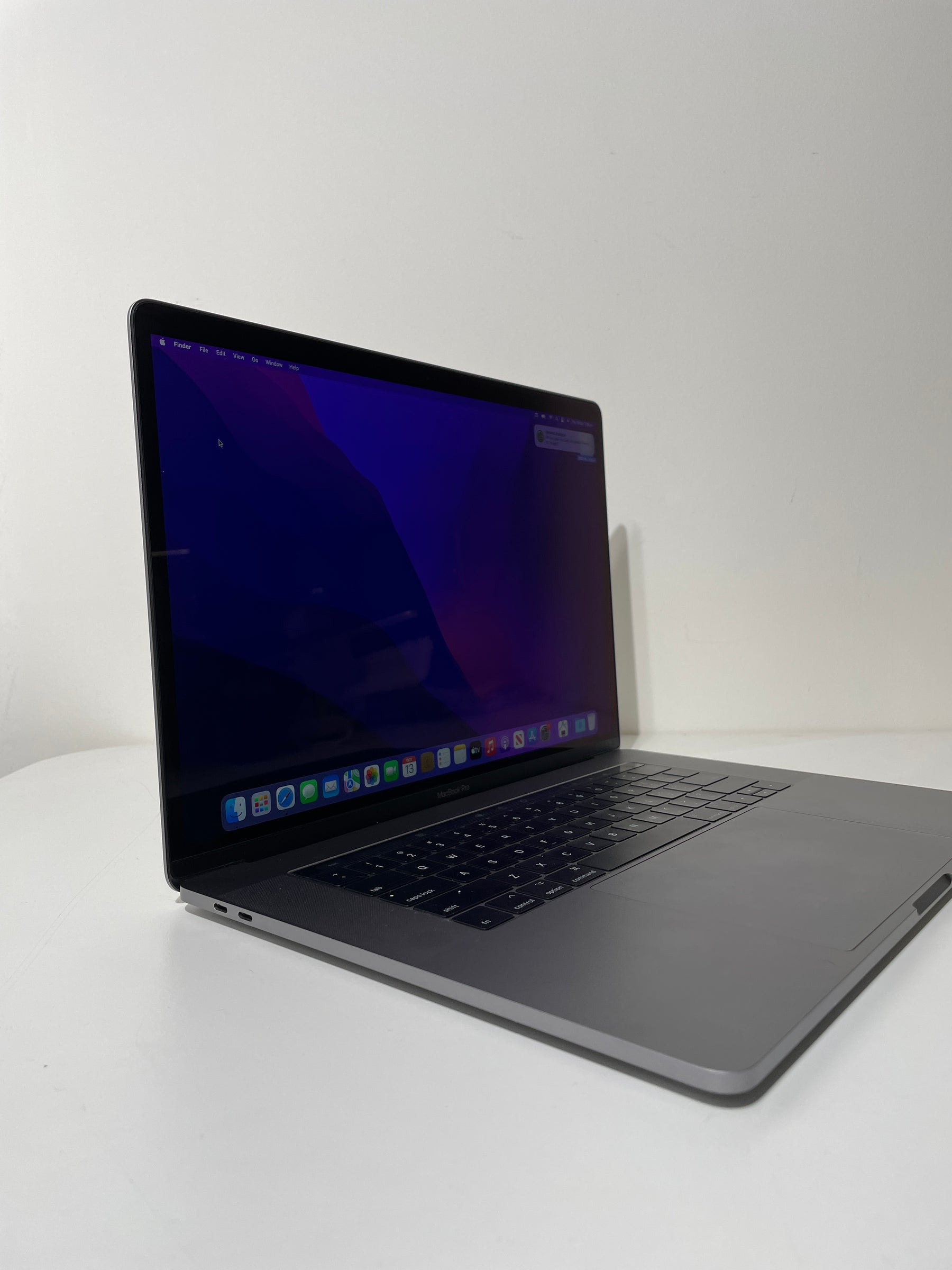 Macbook Pro 15-inch Touchbar - 2017 - i7 - 16GB - 1TB SSD - Space Grey (Bargains)