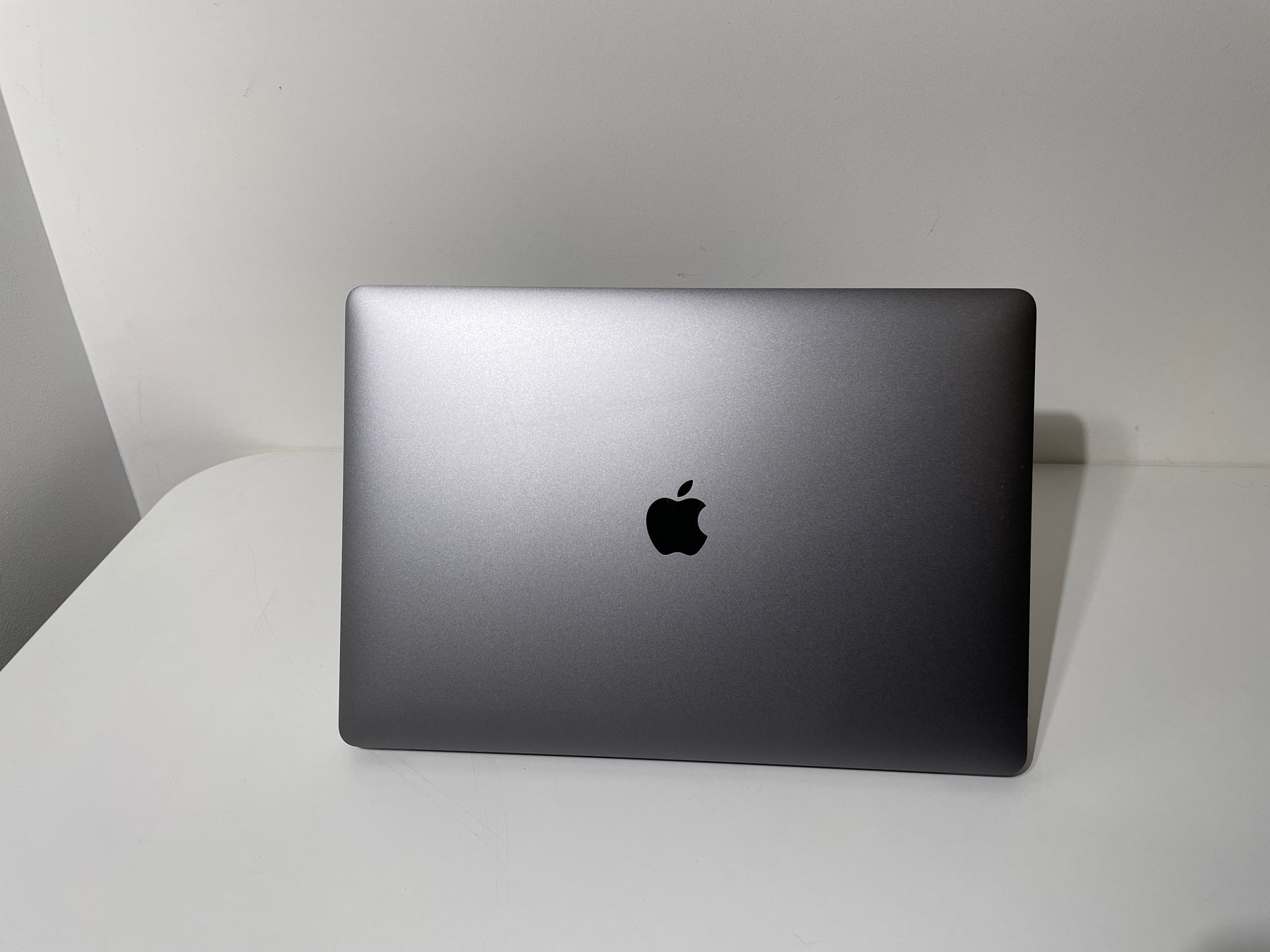 Macbook Pro 15-inch Touchbar - 2017 - i7 - 16GB - 1TB SSD - Space Grey (Bargains)