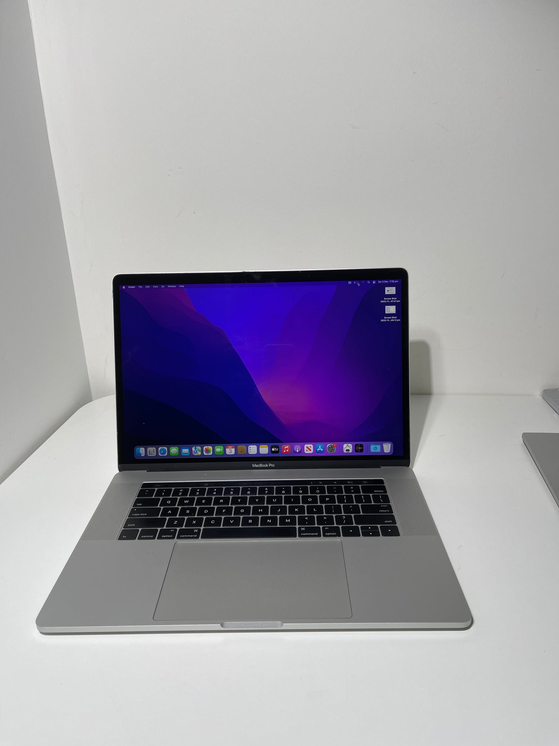 Macbook Pro 15-inch Touchbar - 2016 - i7 - 16GB - 256GB SSD - Silver (Bargains)