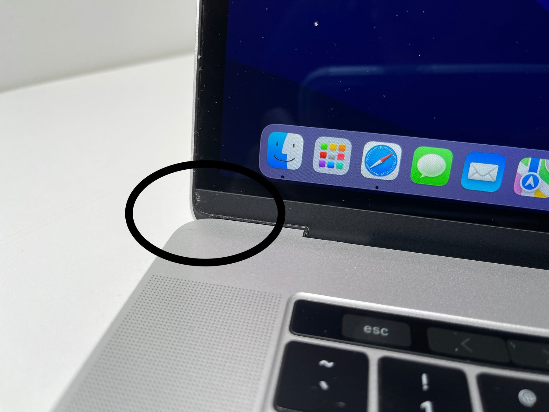 Macbook Pro 15-inch Touchbar - 2016 - i7 - 16GB - 256GB SSD - Silver (Bargains)