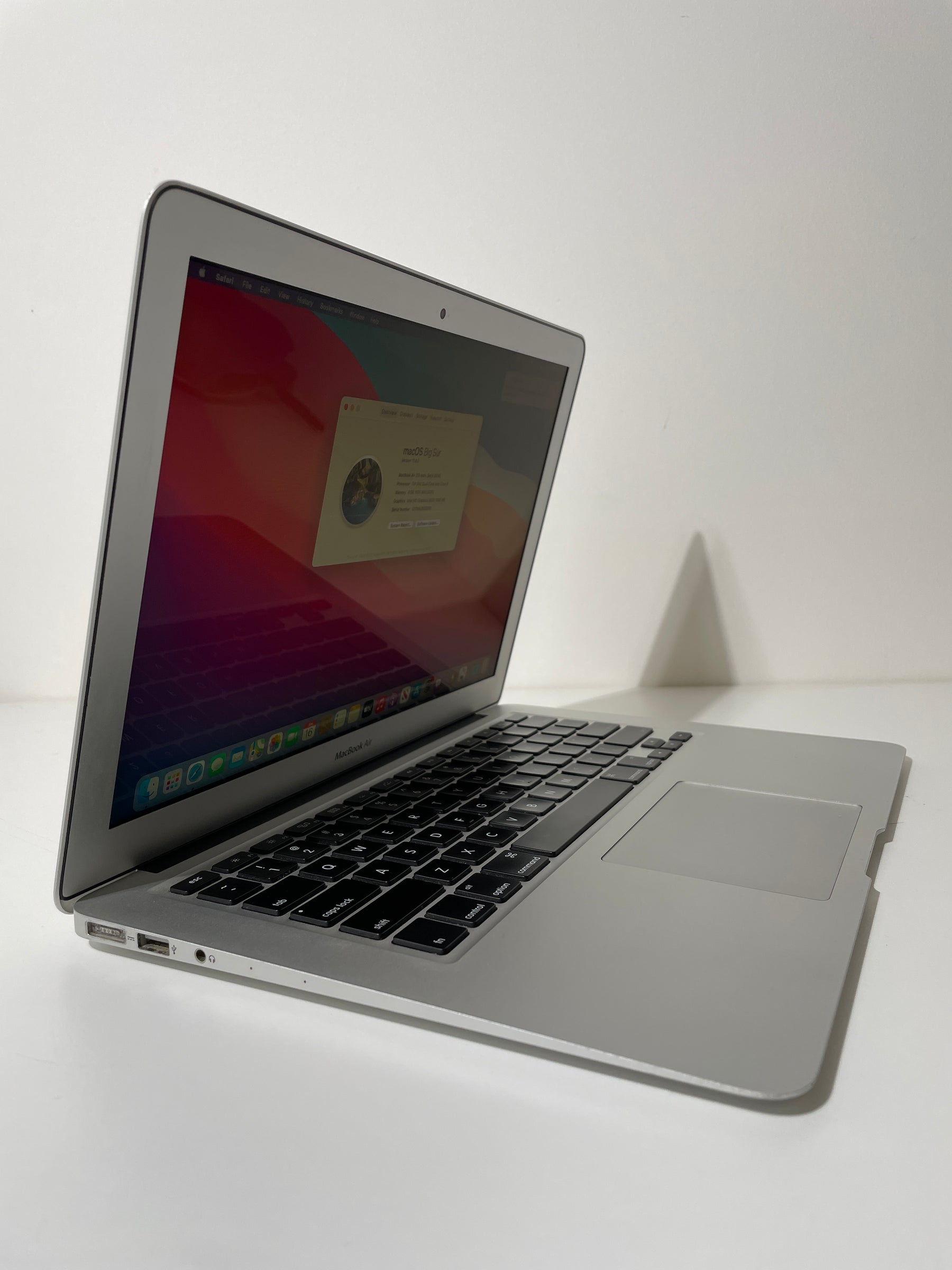 Macbook Air 13-inch - 2014 - i5 (Bargains)