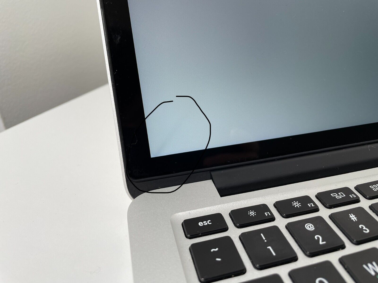 Macbook Pro 13-inch - 2013 - i5 - 128GB- Silver (Bargains)