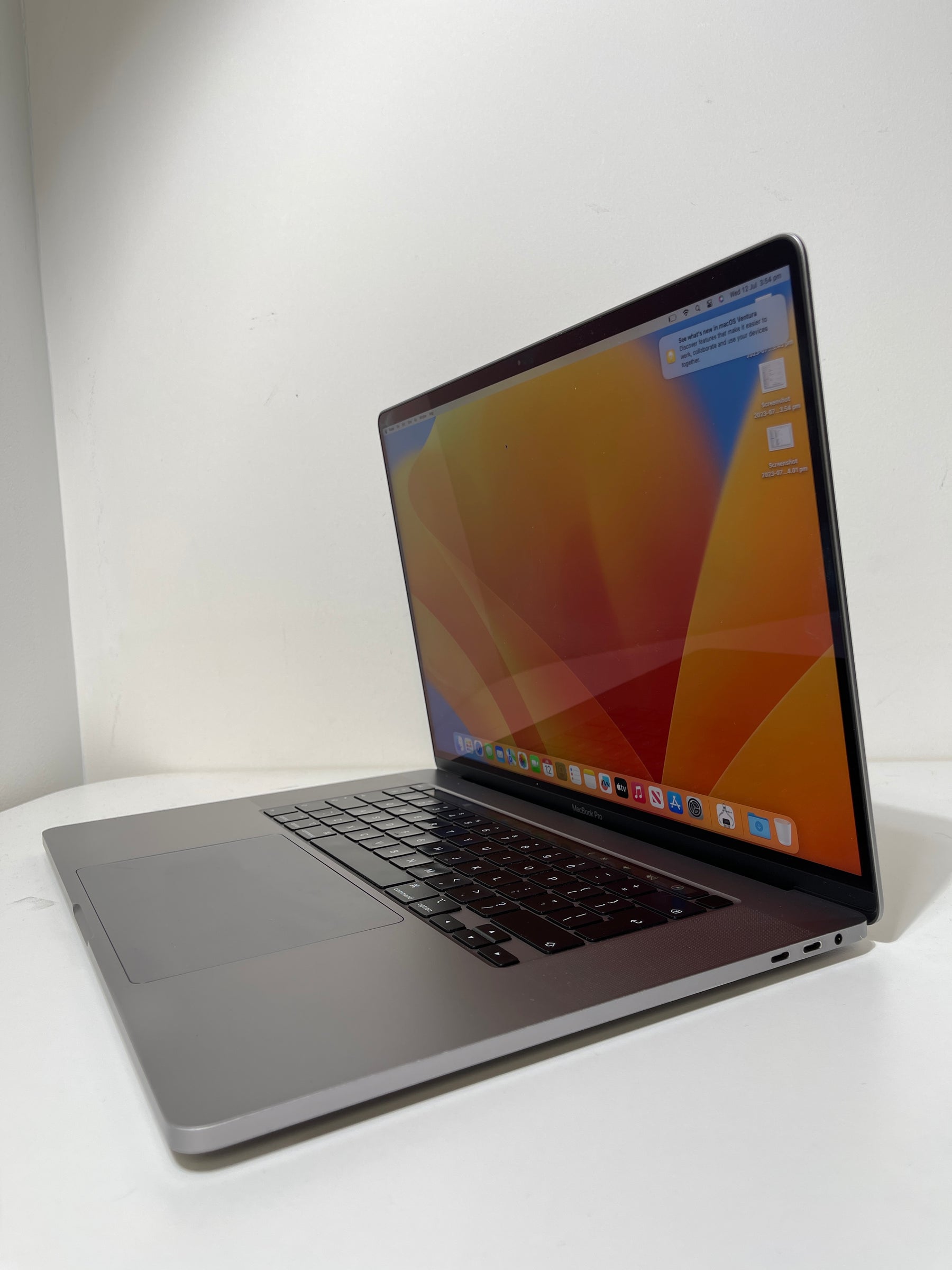 Macbook Pro 16-inch (Touchbar) - 2019 (Current model) - i7 - 16GB - Space Grey (Bargains)