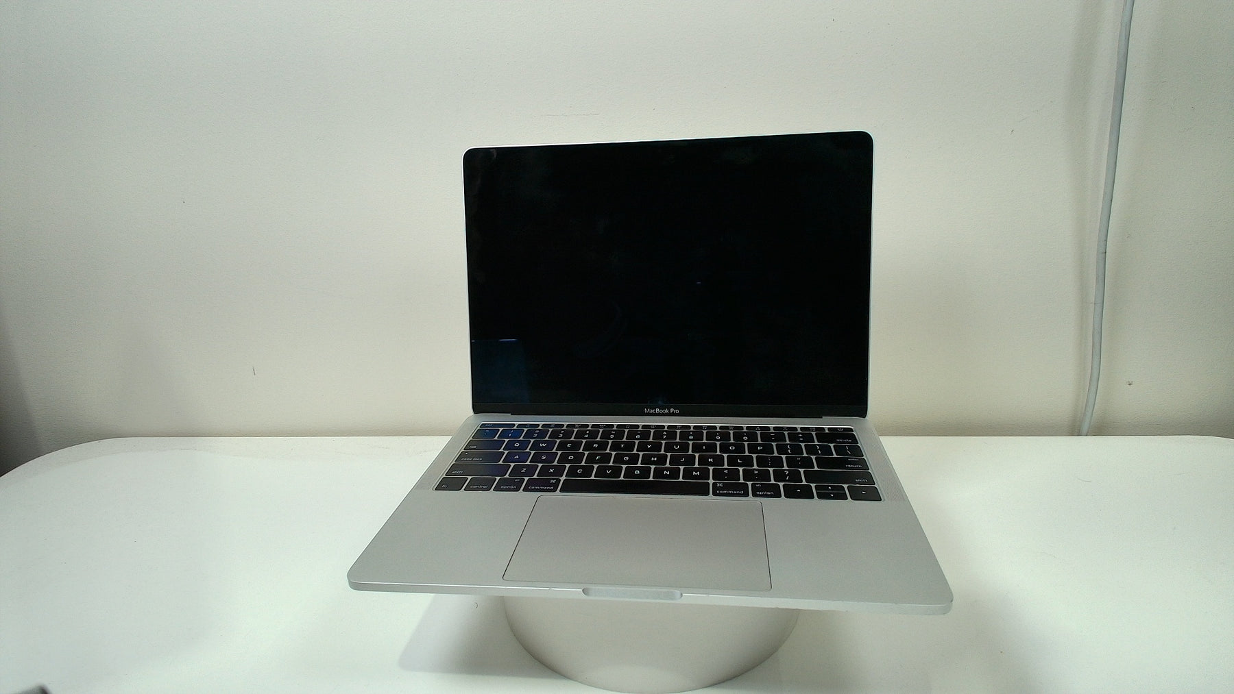 MacBook Pro (13-inch, 2016, 2 TBT3)‎ (Read Description)