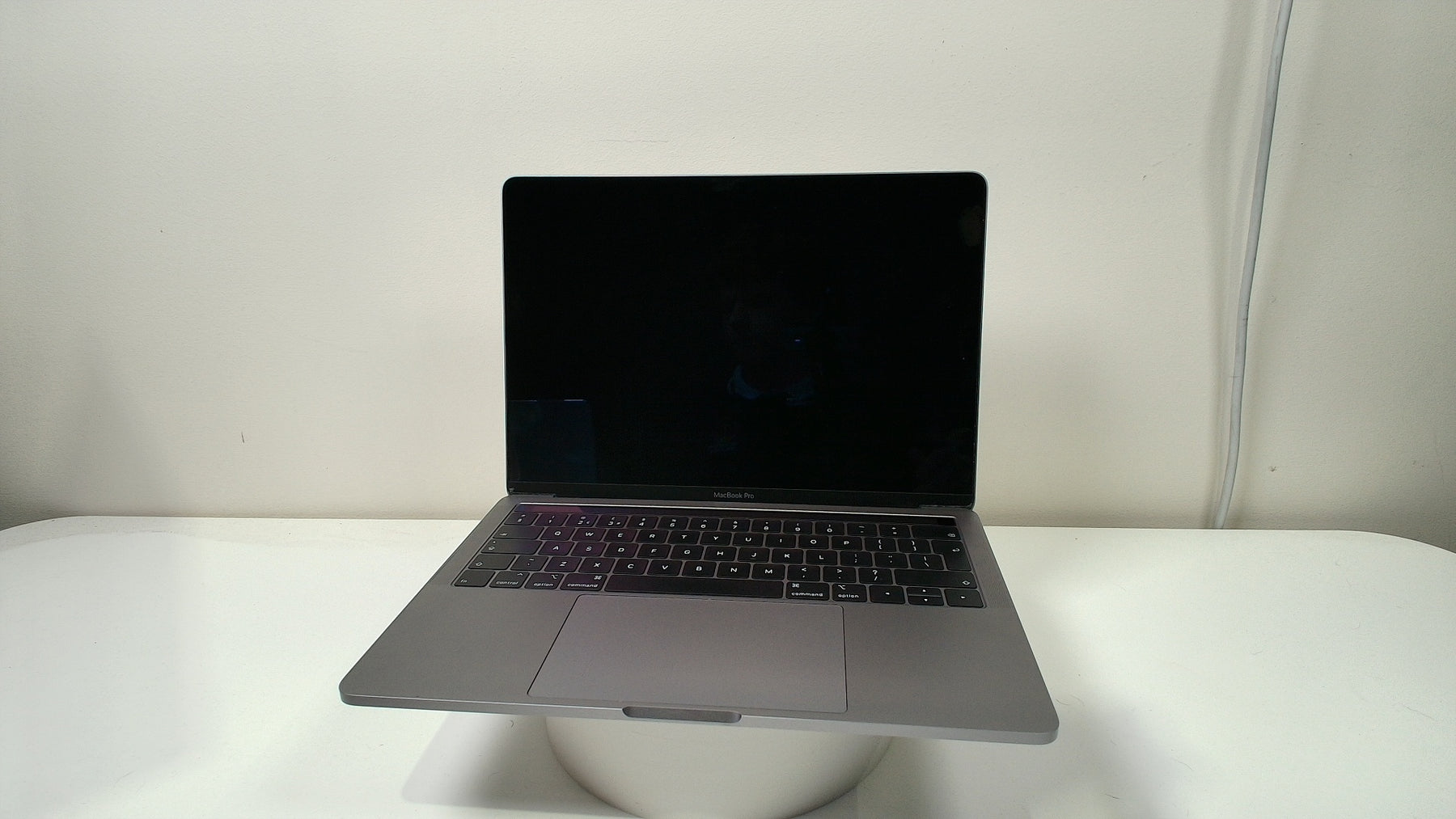 MacBook Pro 13 inch 2019 touchbar (Intel, 4 Thunderbolt Ports) (Read Description)