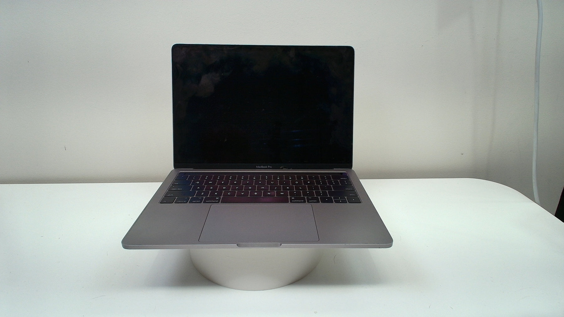 MacBook Pro 13 inch 2016 (Touchbar) (Read Description)