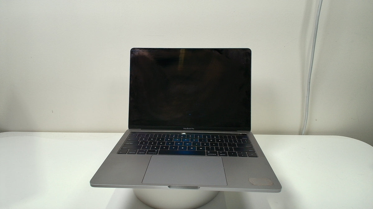 MacBook Pro (13-inch, 2017, 4 TBT3)‎ (Read Description)