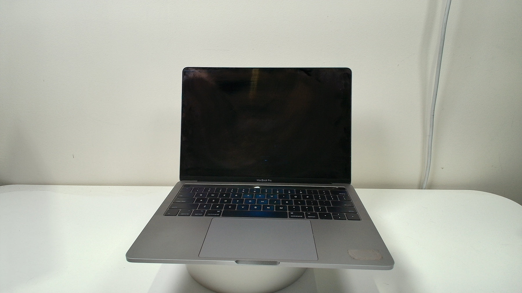MacBook Pro (13-inch, 2017, 4 TBT3)‎ (Read Description)