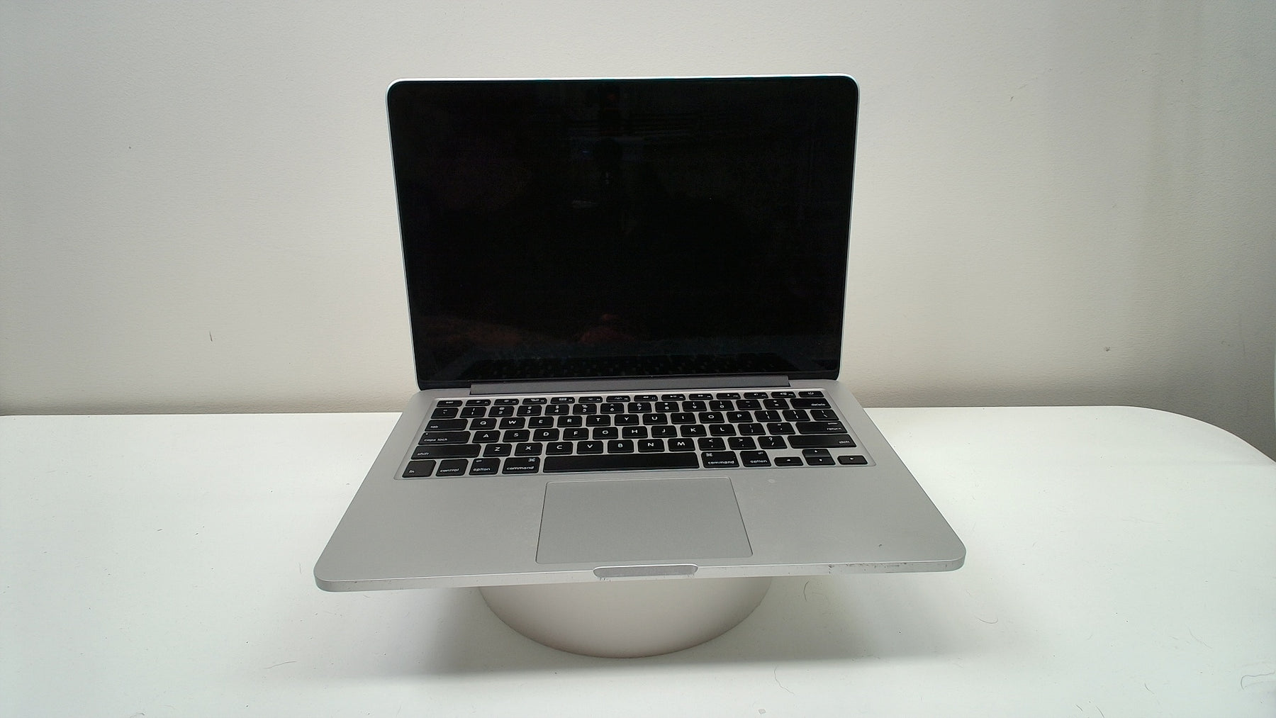 MacBook Pro 13 inch retina 2014 (Read Description)