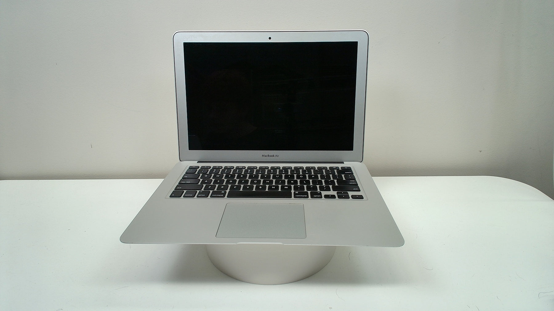 MacBook Air 13 inch 2015 (Read Description)