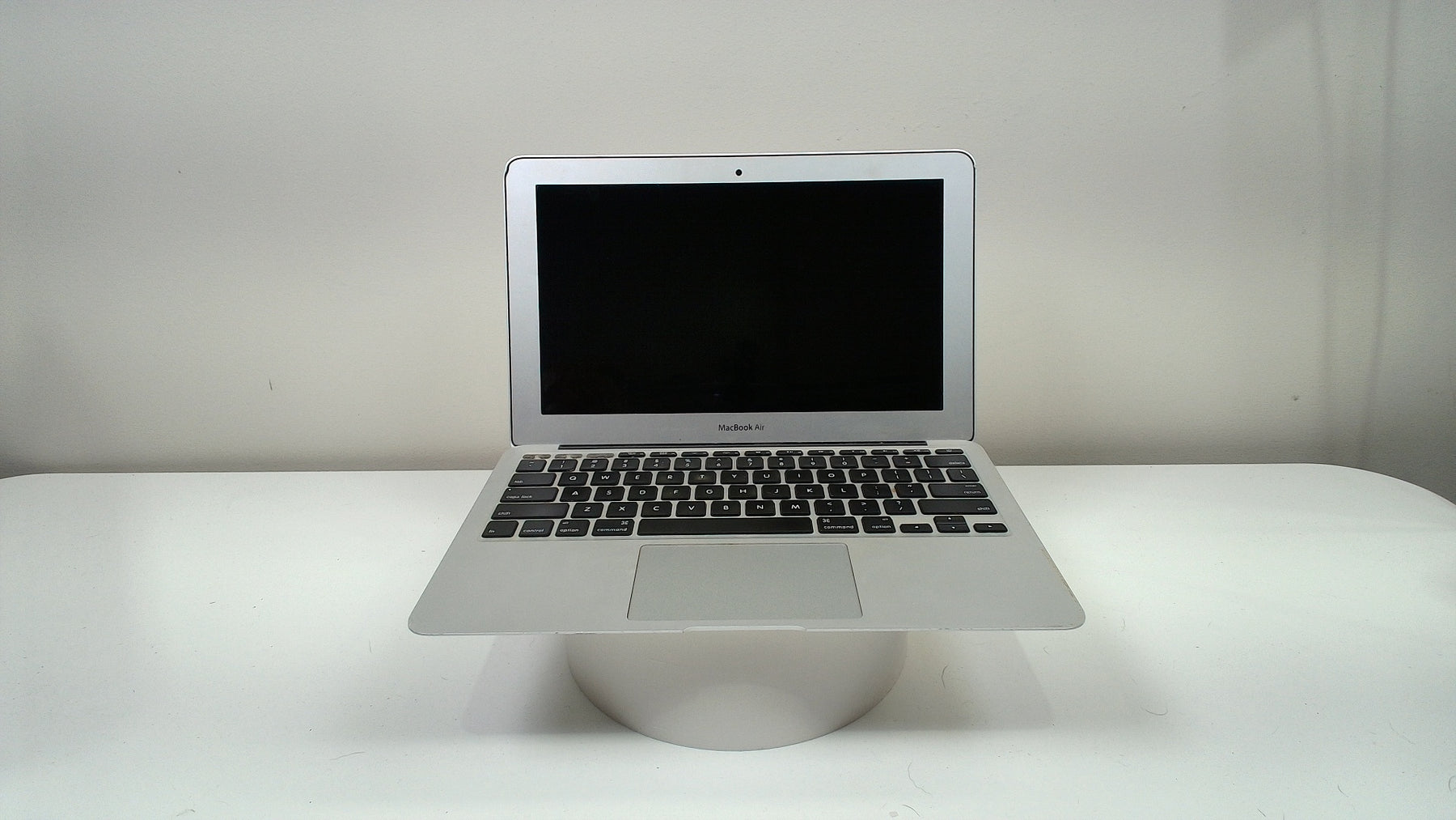MacBook Air 11 inch 2015 (Read Description)