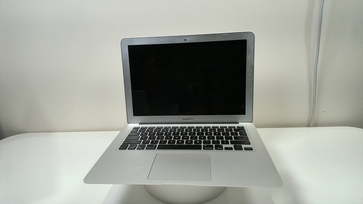 MacBook Air 13 inch 2013 (Read Description)