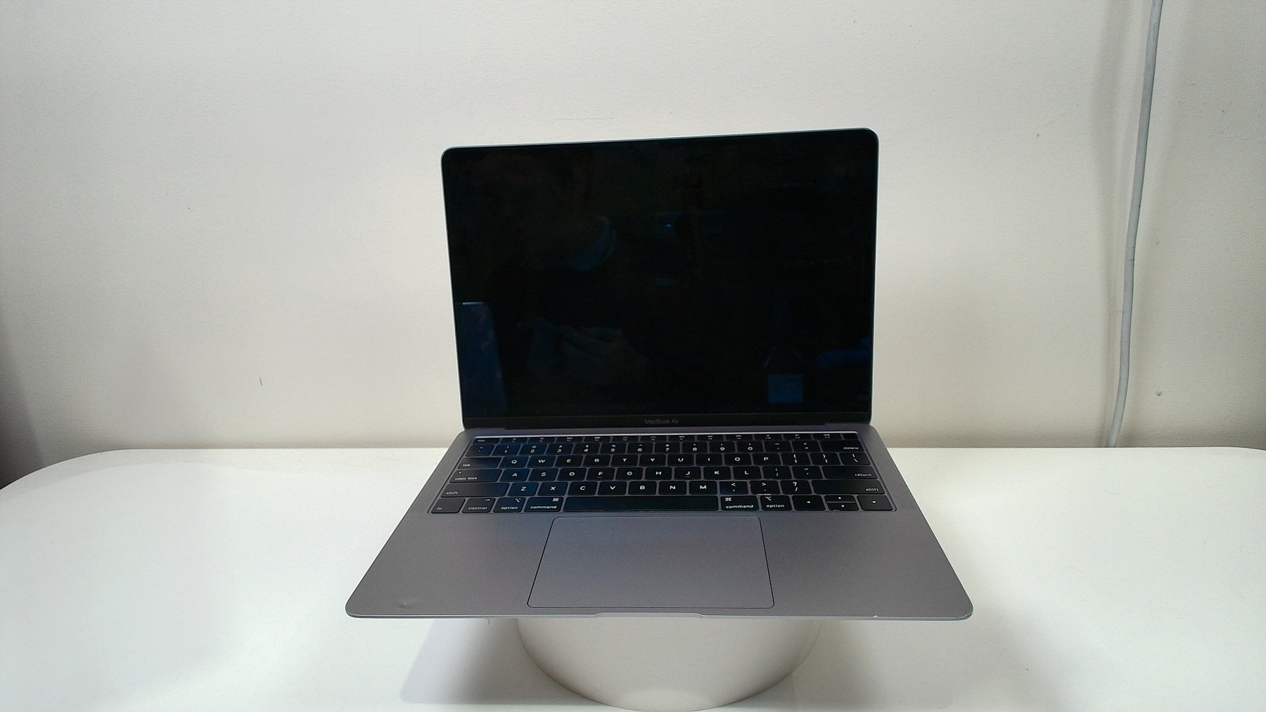 MacBook Air (Retina, 13-inch, 2019) (Read Description)