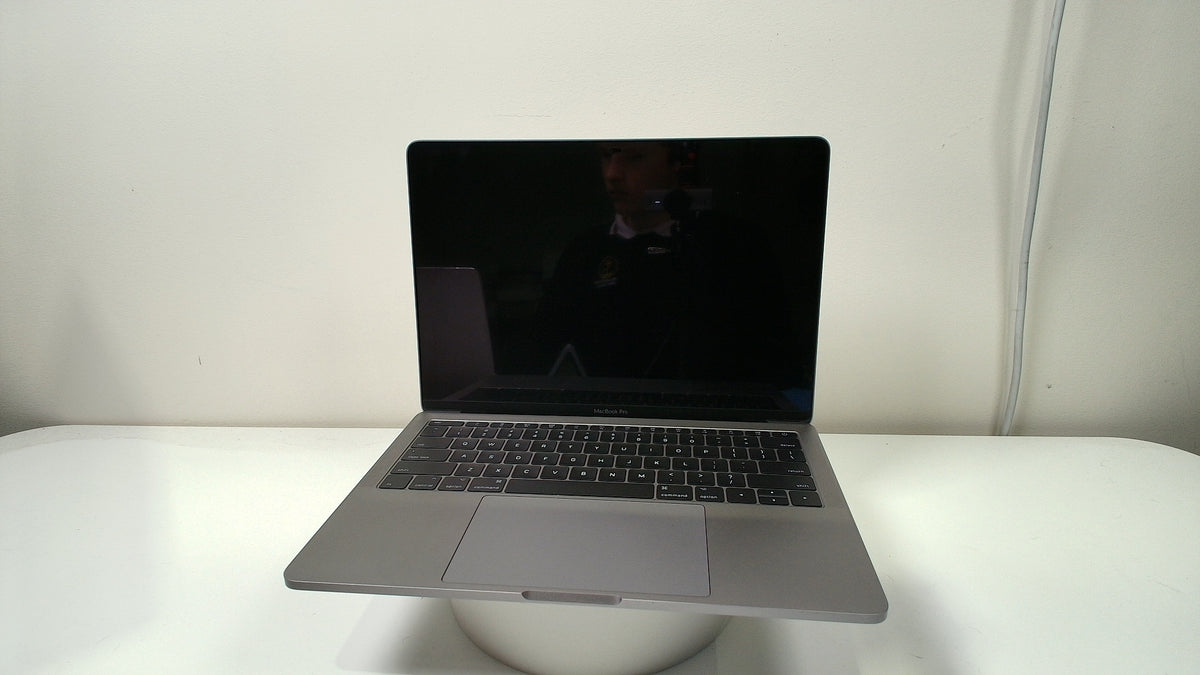 MacBook Pro (13-inch, 2017, 2 TBT3, non touchbar)‎ (Read Description)