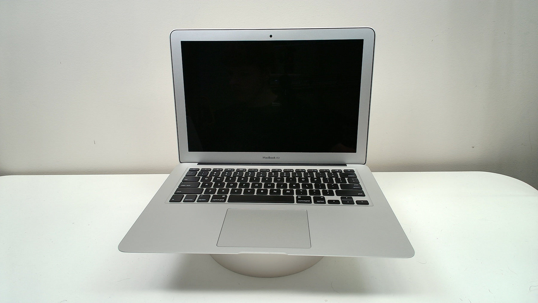 MacBook Air 13 inch 2014 (Read Description)