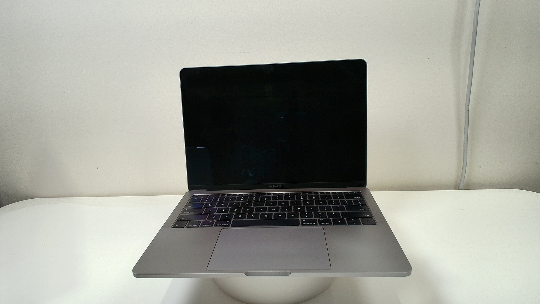 MacBook Pro (13-inch, 2017, 2 TBT3)‎ (Read Description)