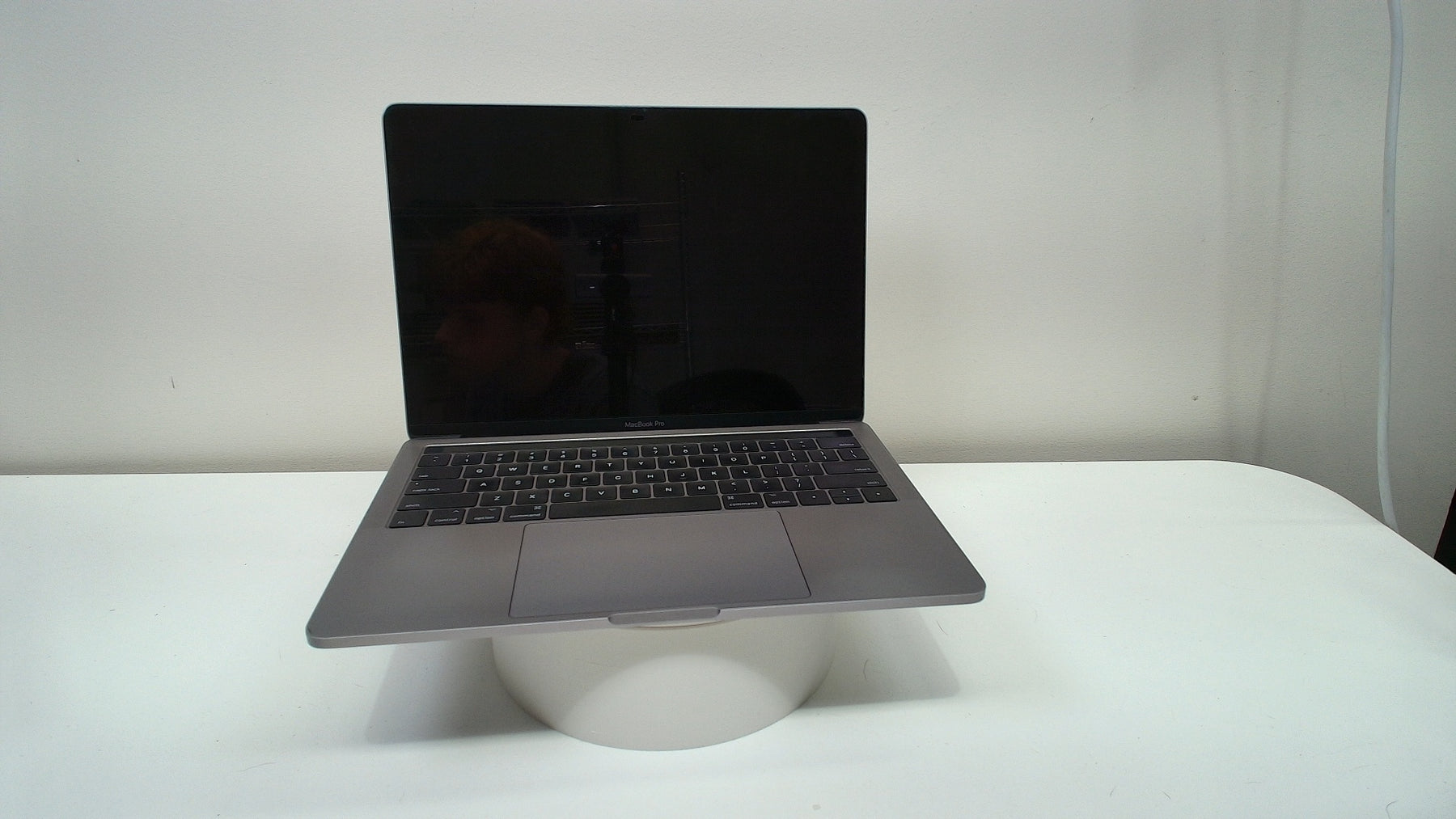 MacBook Pro 13 inch 2017 (Touchbar) (Read Description)