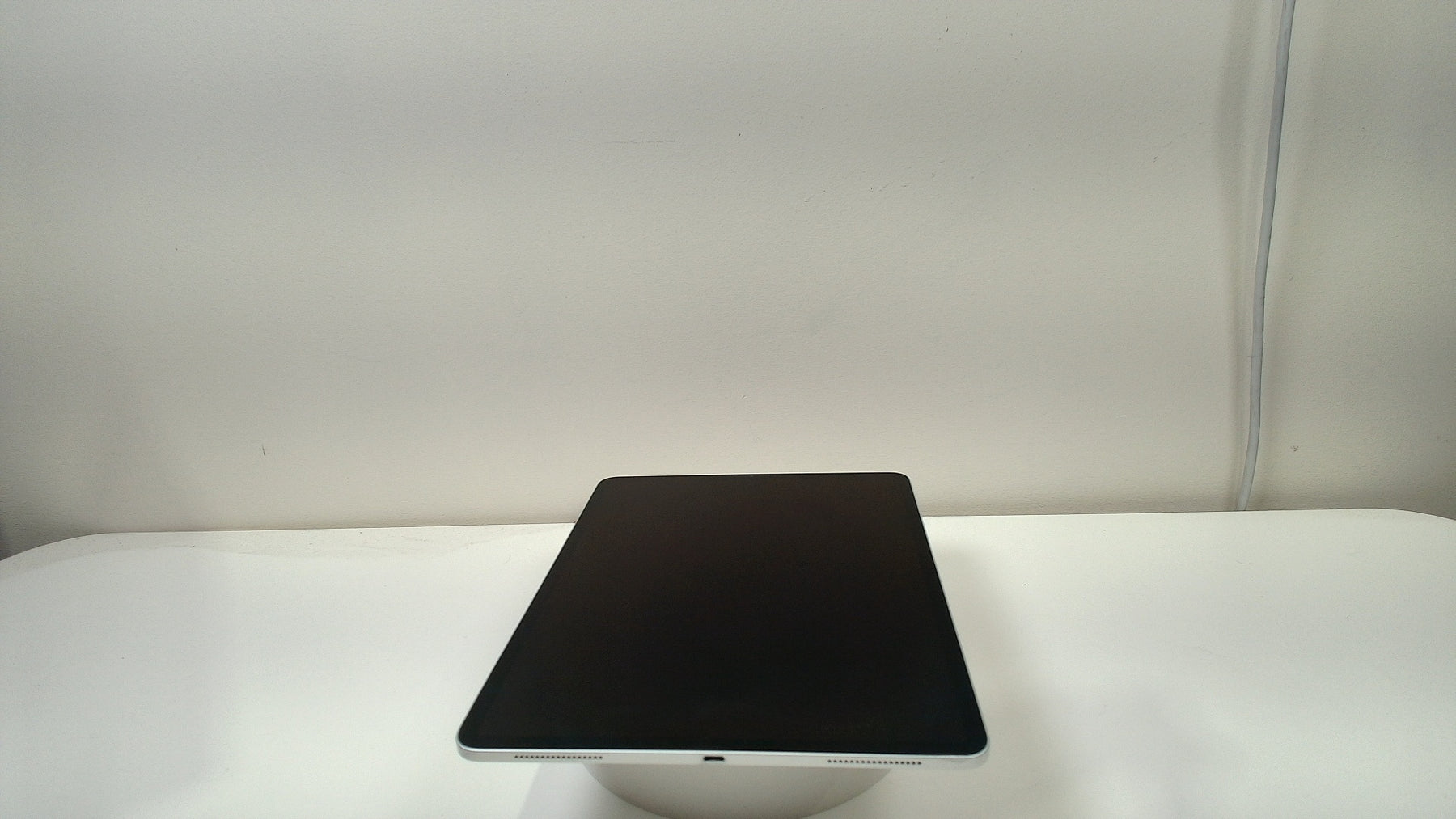 iPad Pro 12.9 Inch, 3rd Gen Wi-Fi‎ (Read Description)