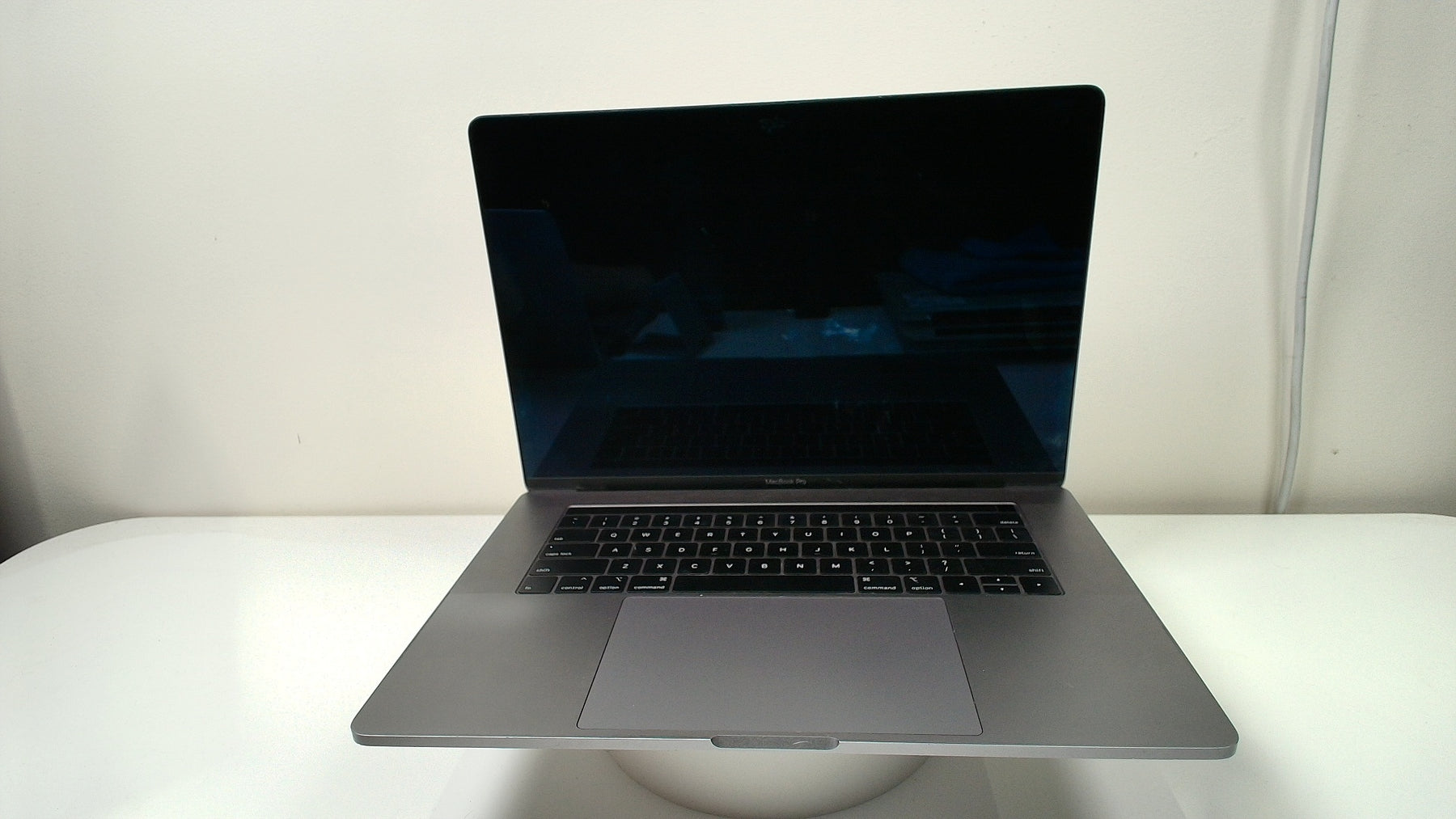 Macbook Pro 15 inch Touchbar 2018 (Read Description)
