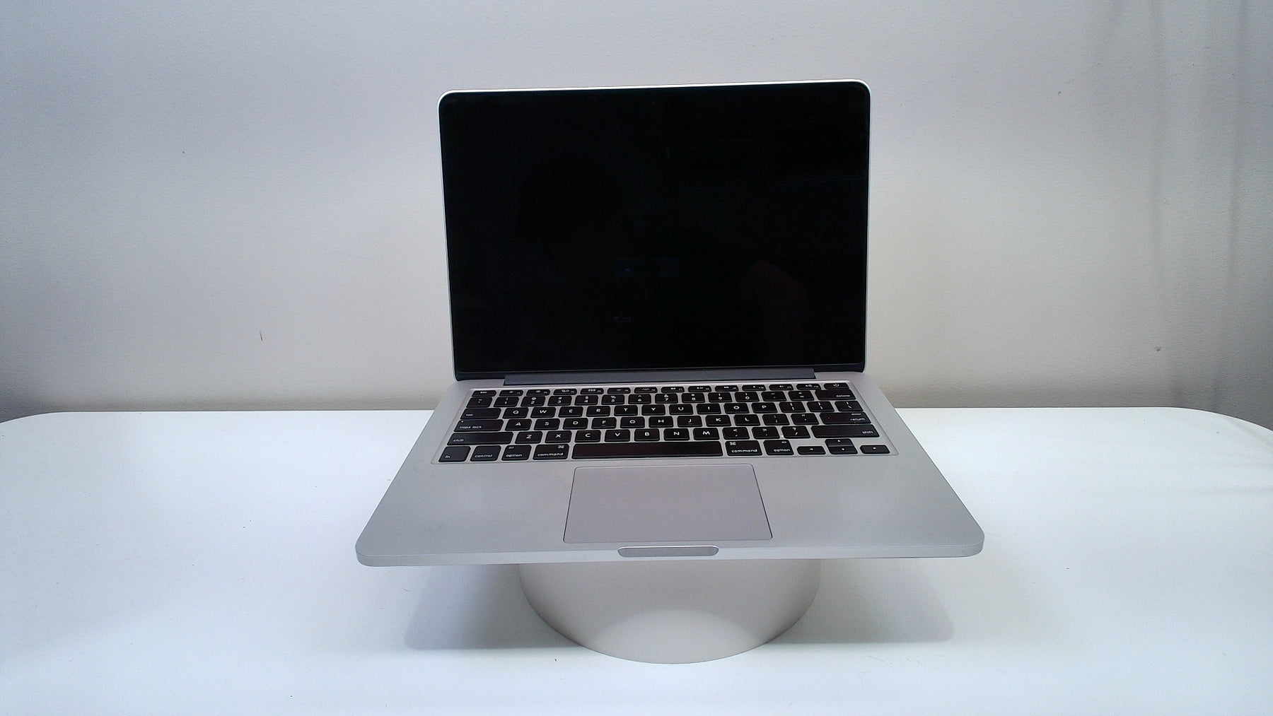 MacBook Pro (Retina, 13-Inch 2015) (Read Description)