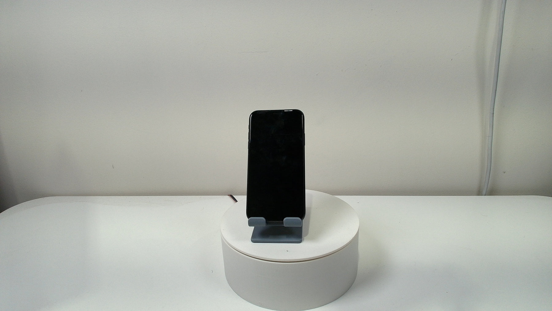 iPhone 11  (Read Description)