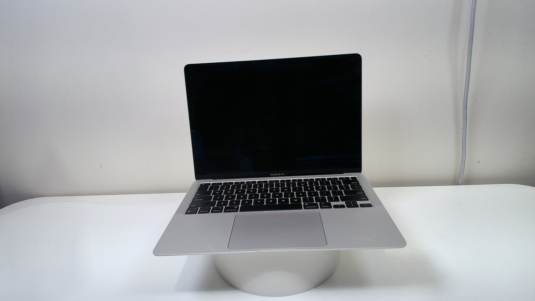 MacBook Air (M1, 2020) (Read Description)