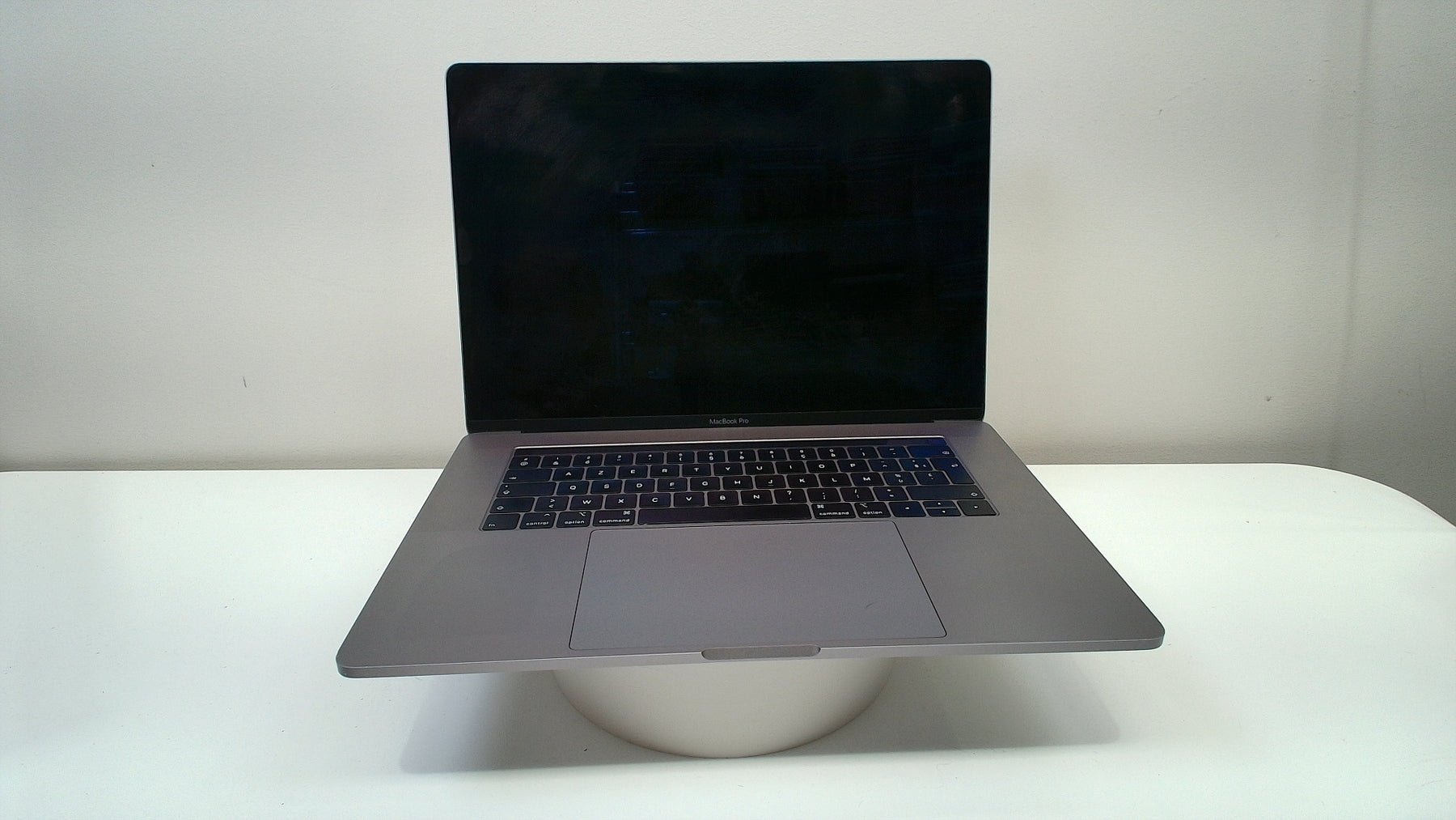 MacBook Pro (15-inch, 2019) (Read Description)