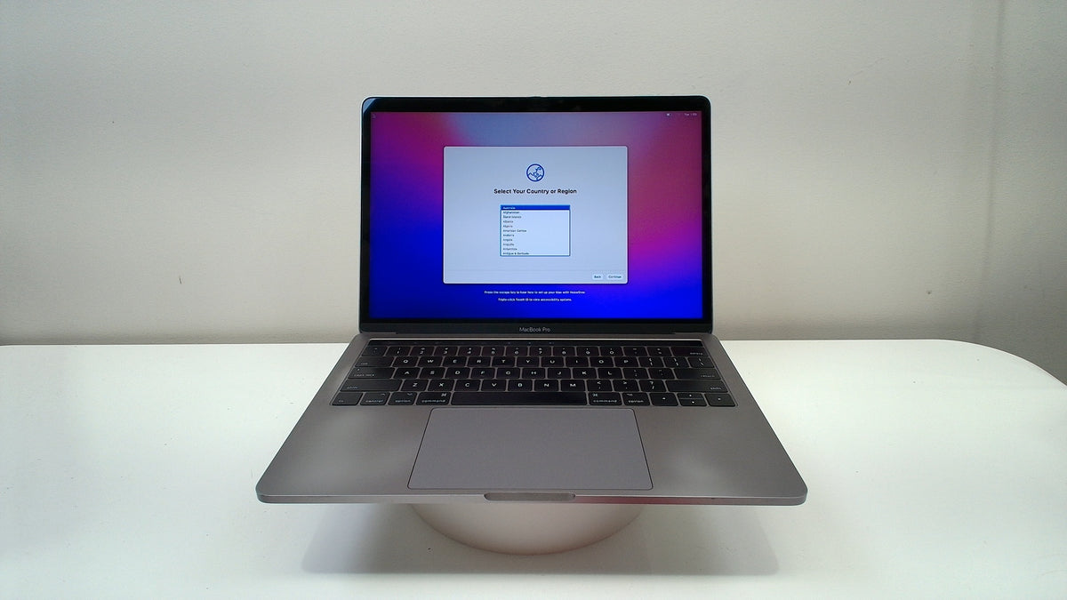 MacBook Pro (13-inch, 2017, Four Thunderbolt 3 Ports) (Read Description)