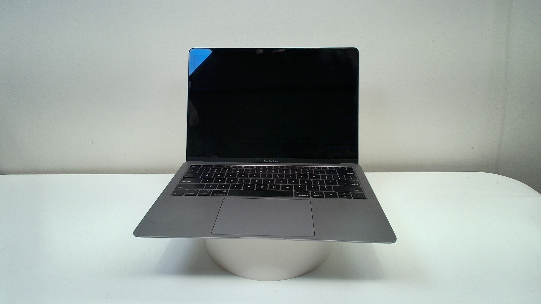 MacBook Air (Retina, 13-inch, 2019) (Read Description)