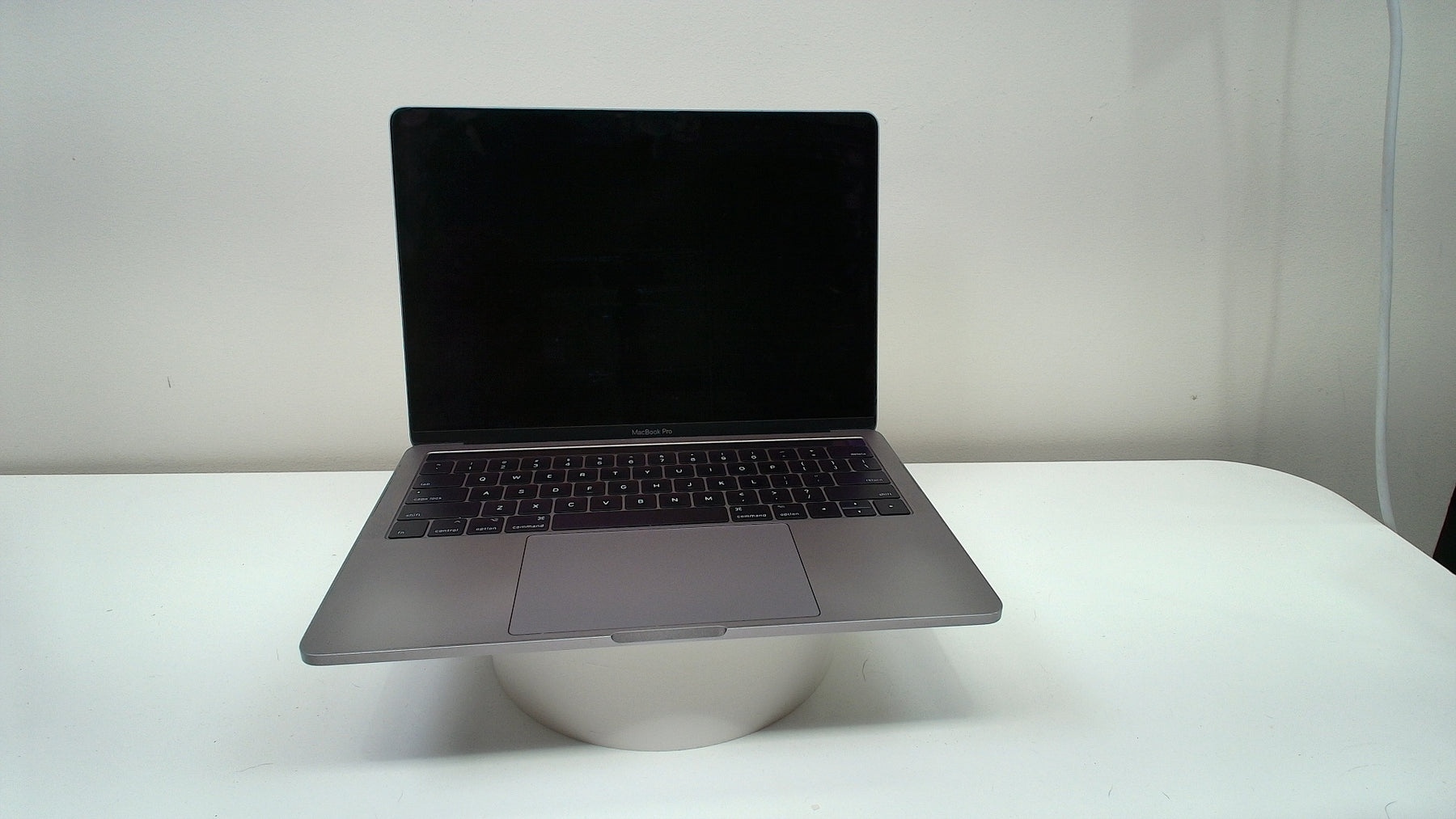 Macbook Pro 13 inch 2016 (4 TBT3, TB) (Read Description)