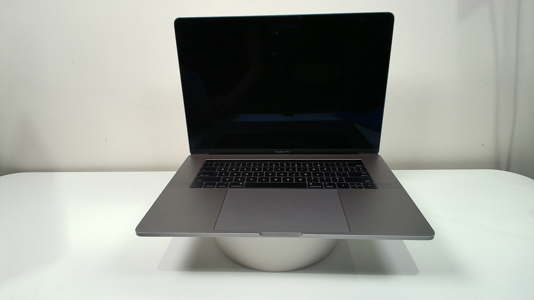 MacBook Pro (15-inch, 2016)‎ (Read Description)