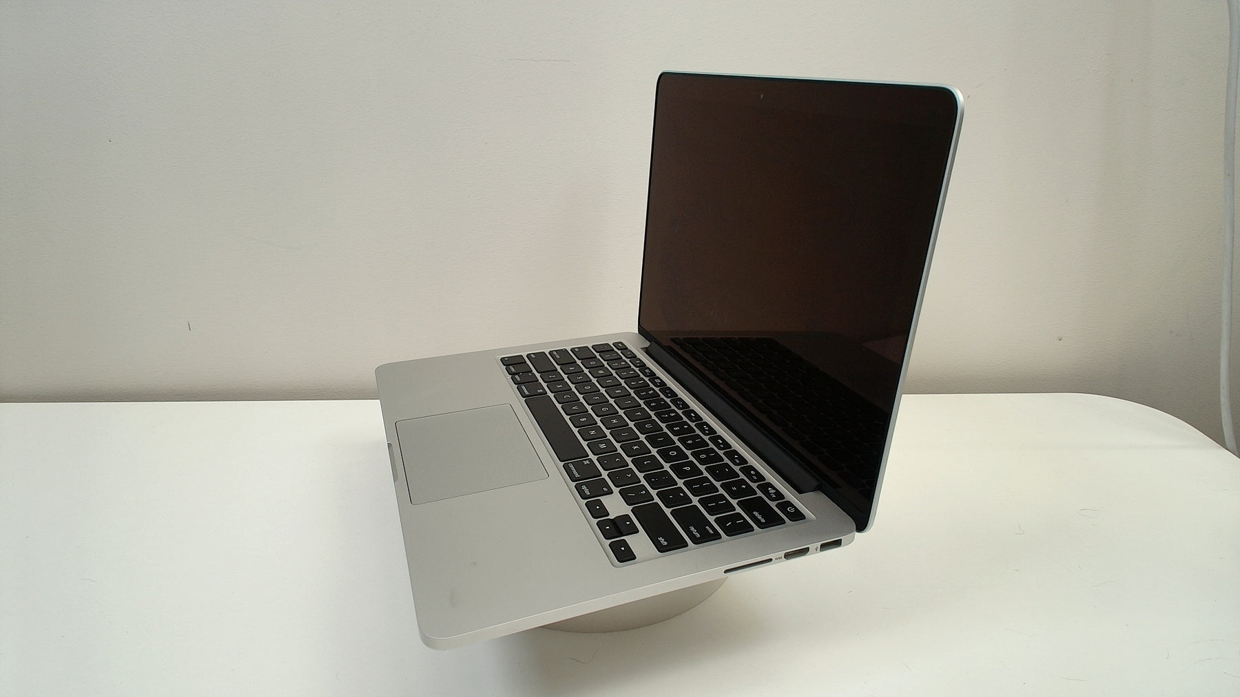 MacBook Pro 13 inch retina 2015 (Read Description)