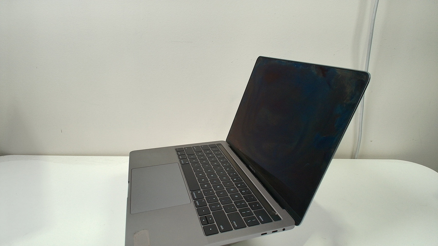 MacBook Pro (13-inch, 2017, 4 TBT3)‎ (Read Description)