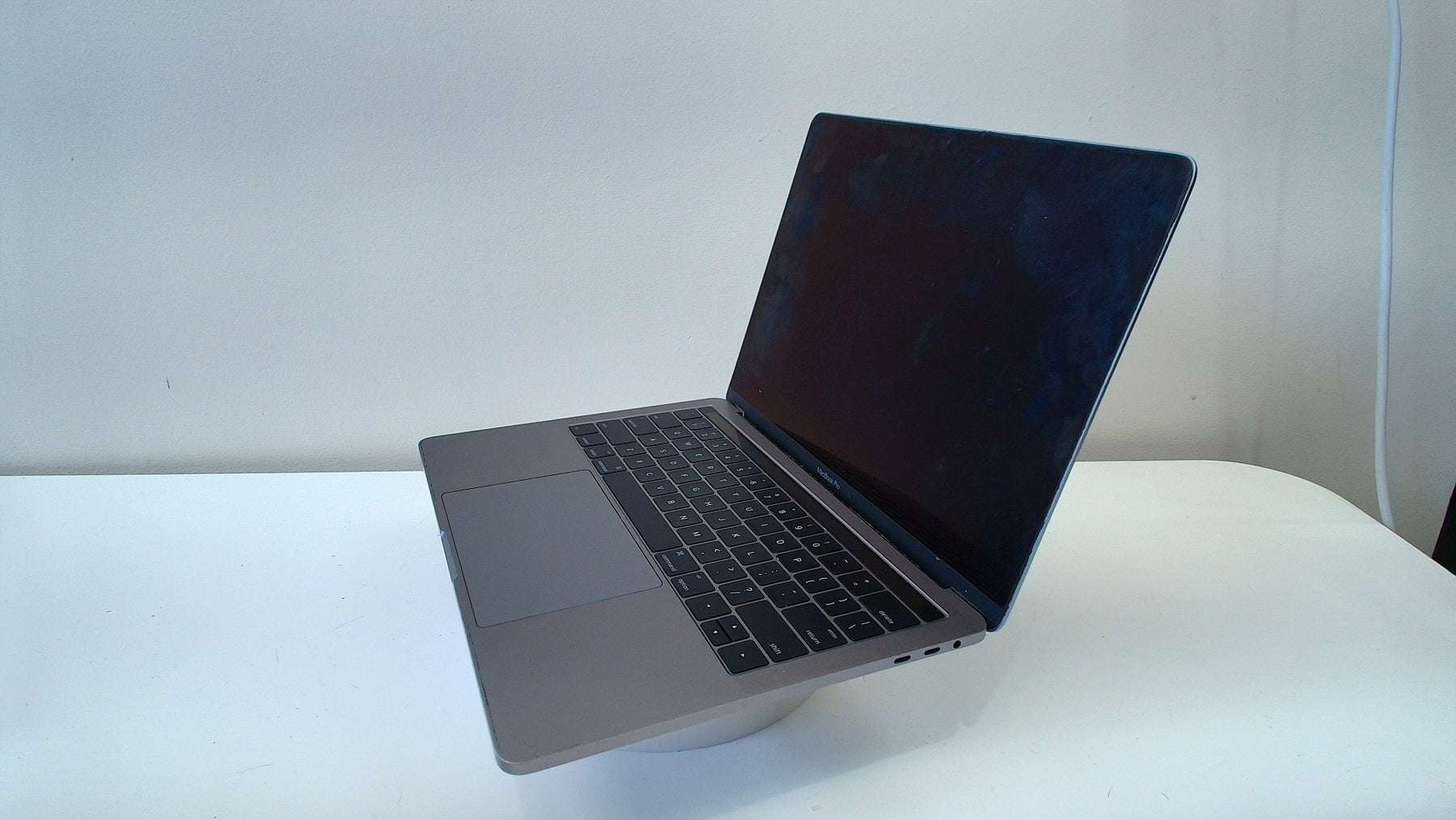 MacBook Pro 13 inch 2016 Touchbar (Read Description)