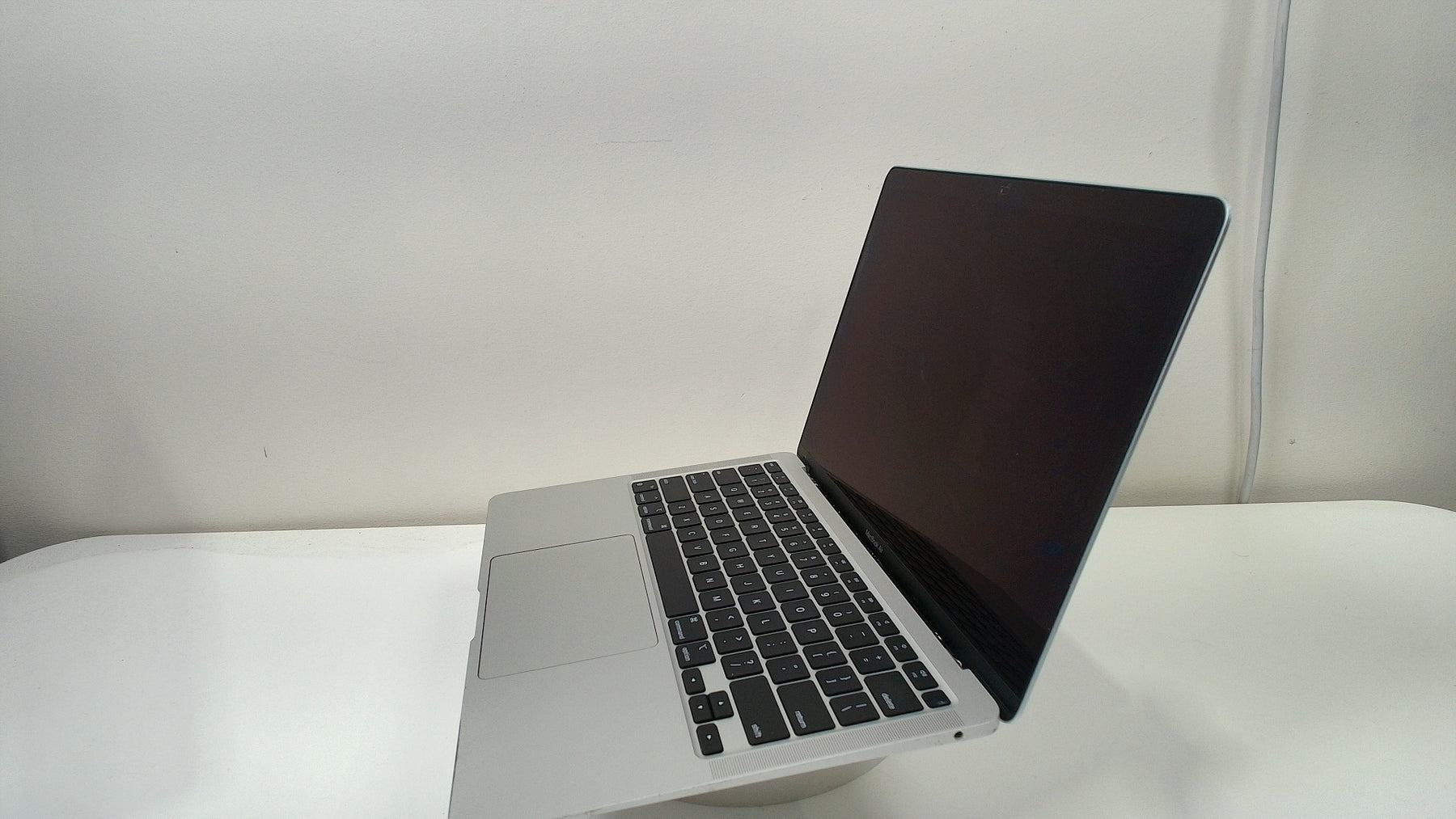 MacBook Pro 13 inch Touchbar 2020 (M1) (Read Description)
