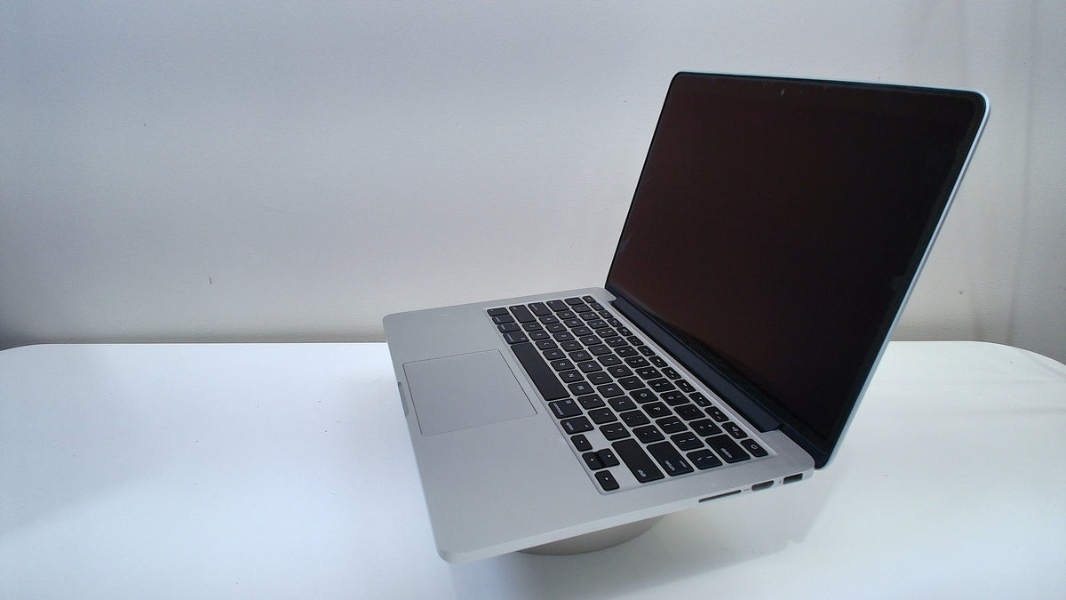 MacBook Pro (Retina, 13-inch, Early 2015) (Read Description)