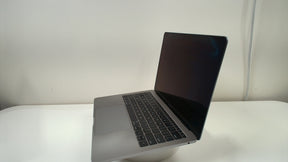 MacBook Pro (13-inch, 2017, 2 TBT3)‎ (Read Description)
