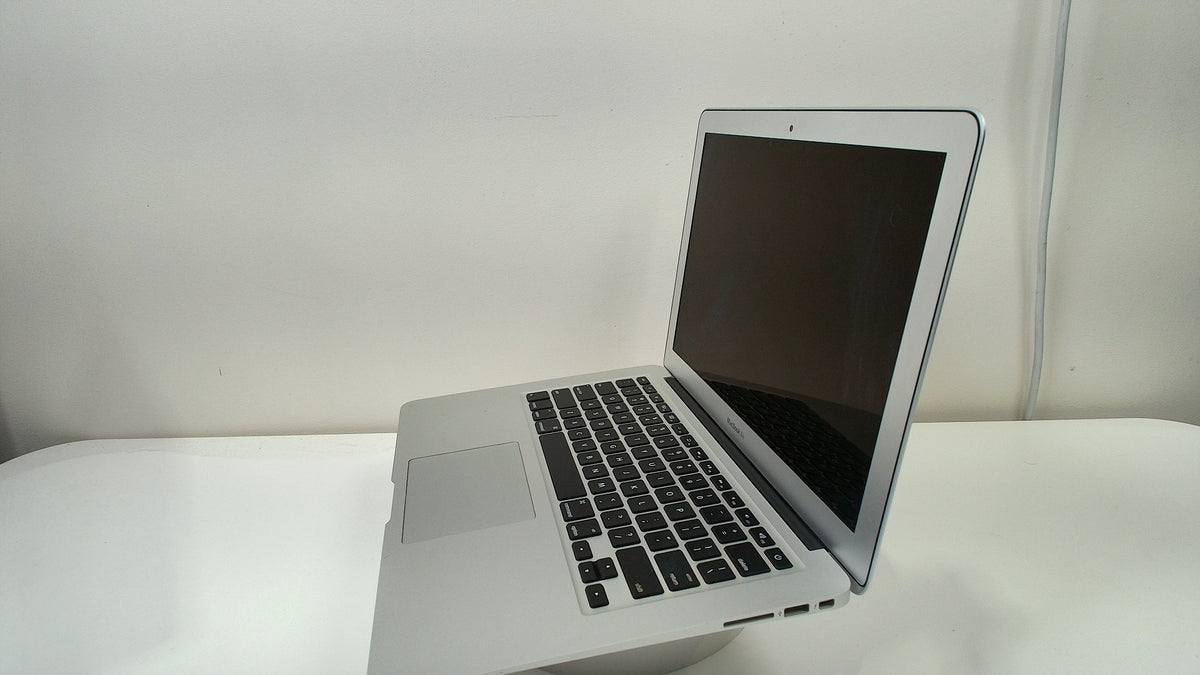 MacBook Air 13 inch 2013 (Read Description)
