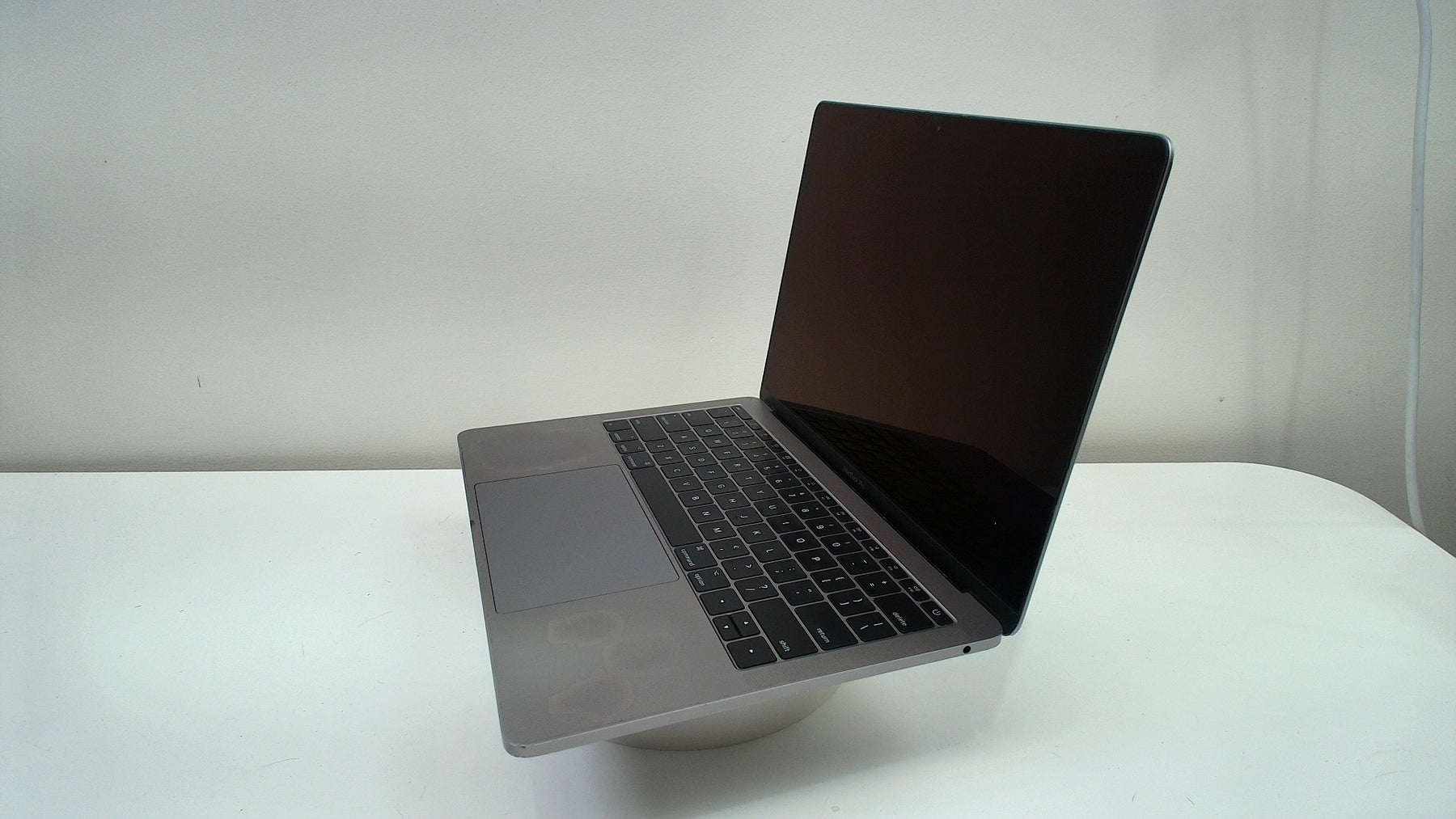 MacBook Pro (13-inch, 2016, 2 TBT3)‎ (Read Description)