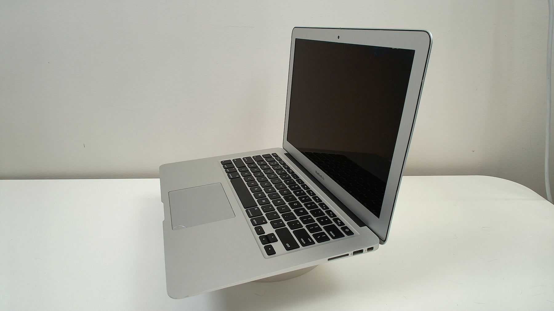 MacBook Air 13 inch 2017 (Read Description)