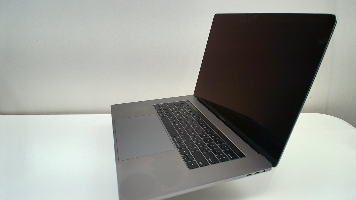 MacBook Pro (15-inch, 2017)‎ (Read Description)